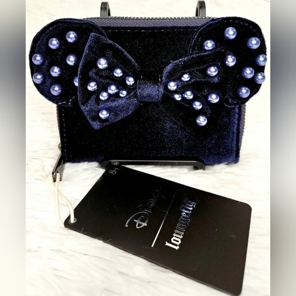 Loungefly Wallet Minnie Navy Velvet w/ Pearls Loungefly Navy Velvet Pearl Bow Wallet